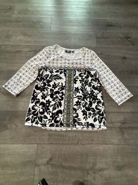 Onque Casual Women's Floral and Geometric Pattern Long Sleeve Embellished Tunic
